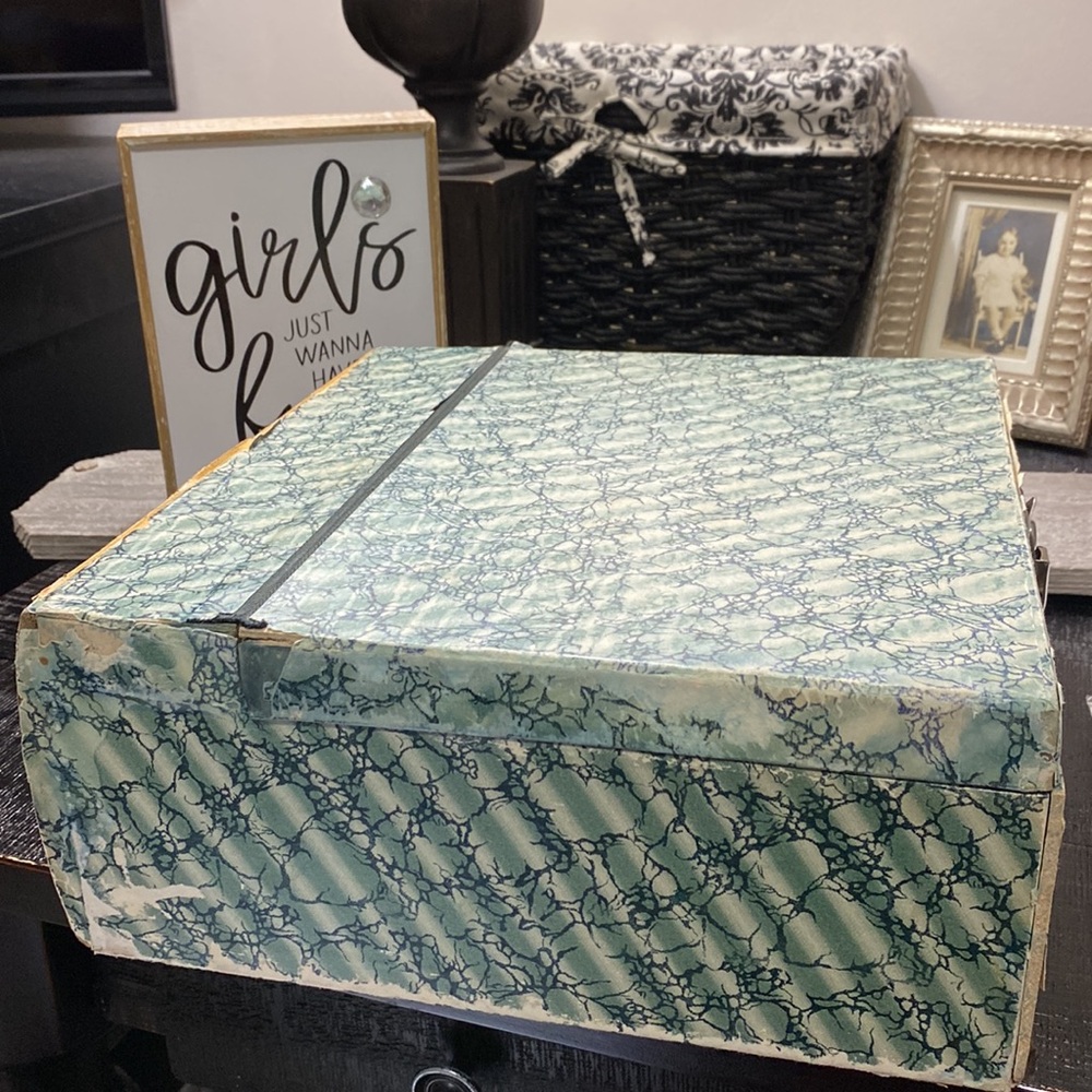 Vintage Yellow and Green File Box - Picture 6 of 11